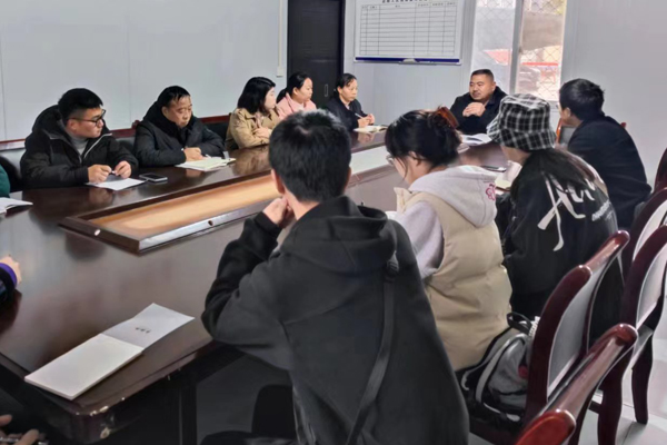 座谈交流。betway88西汉姆联供图