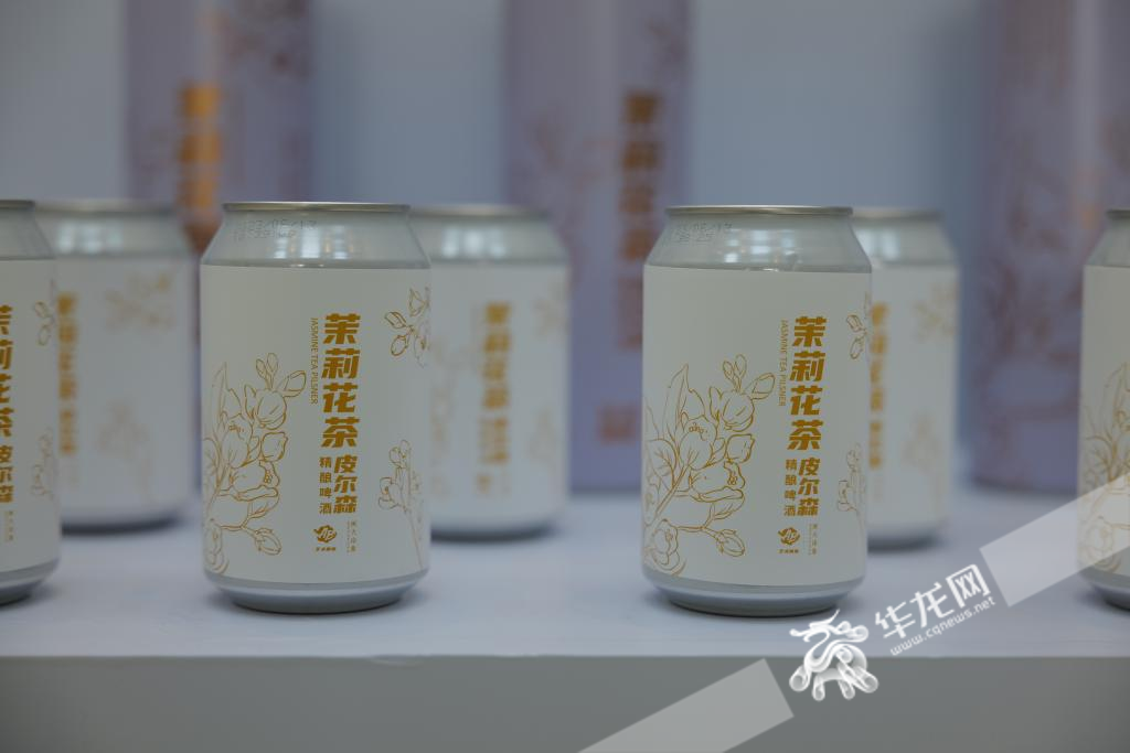 西大印象茉莉花茶精酿啤酒。 华龙网记者 刘钊 摄